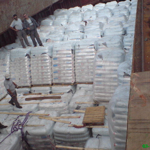plastics-unloading